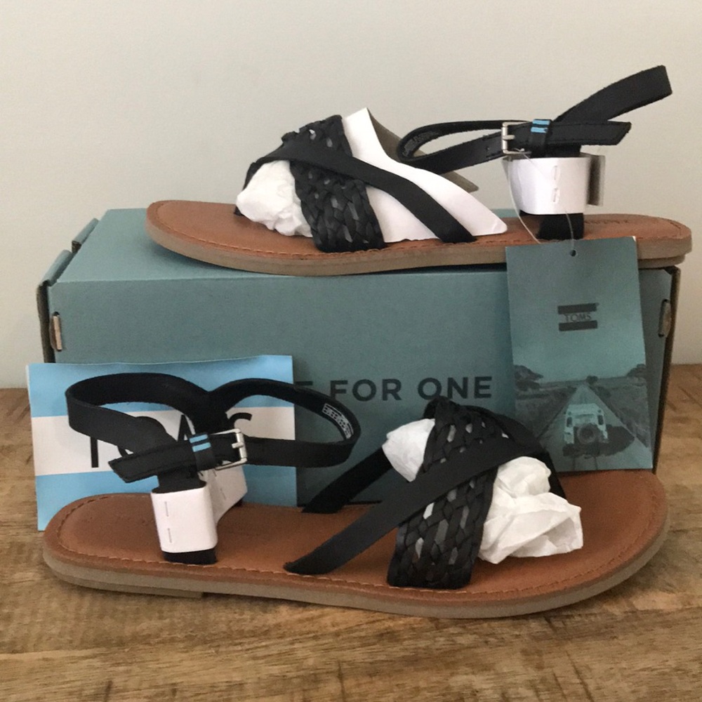 Tom’s black leather Lexie sandals